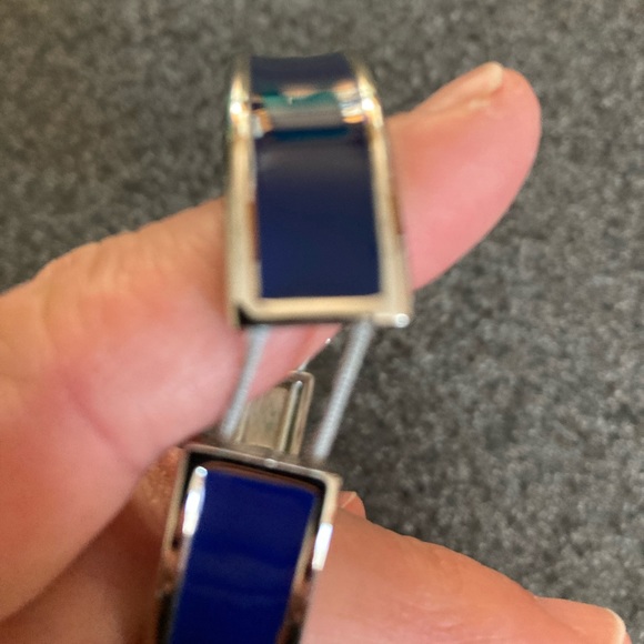 Lia Sophia, metal, blue and silver stretch bracelet - Picture 3 of 5
